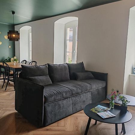 L'Oiseau Vert Montbeliard Bagian luar foto